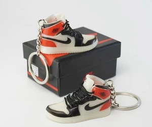 Portachiavi per scarpe Nike Air Jordan 3D mini sneaker charms #9 - Foto 1 di 1