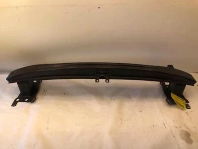 Barra de impacto de refuerzo para parachoques delantero VOLKSWAGEN JETTA 2005-2014 sedán usado Foto 1 de 4