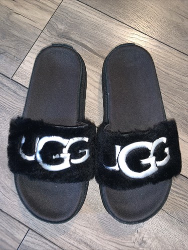 Nuovi sandali Ugg neri in pelliccia di latone plateau scarpe slip on da donna taglia 7 nuovi senza etichette
