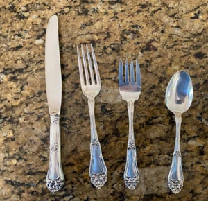 AMSTON CHAMPLAIN STERLING SILVER SET FOR 4 WITH 4 PIECES PER SETTING TOTAL 16 PC - Picture 1 of 4