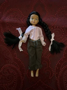 Muñeca Kid Kore 1992 ¿nativa americana?? ¡Colas negras! 7 1/2 pulgadas - Imagen 1 de 2