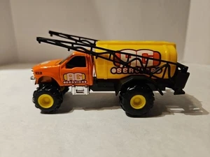 New Maisto AG Services Liquid Fertilizer Truck w/ Boom Sprayers, 1/64 no box - Picture 1 of 9