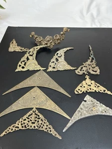 UHRTEILE - MENGE ANTIKER MESSINGVERSCHLEISS FÜR LANGE GEHÄUSEUHREN - Bild 1 von 21