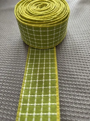 5 yardas cosidas cuadradas lima y blanco con cinta de borde con cable amarillo - 1,5" Foto 1 de 3