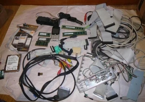 Lot Pièces Pour Ordinateur, Cables, Mémoire, IDE, Téléphone Sony Ericsson, USB - Afbeelding 1 van 12