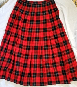 Pendelton Vintage Womans 100% Virgin Wool Red Tartan Size 8 box Pleated - Picture 1 of 7