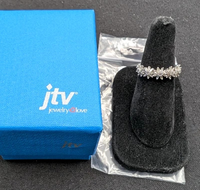 Anillo JTV Diamante Blanco .50 CTW Flor Banda Talla 7 Rodio Sobre Plata de Ley Foto 1 de 4