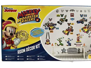 Minnie And Mickey Mouse Walltastic Wall Sticker Wallpaper Mural - Picture 1 of 11