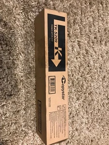 Kyocera Copystar Tk-5209 K Black Toner New Sealed - Picture 1 of 3