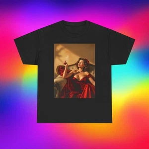 Camiseta Retro Pinup Mujer Fumadora | Camiseta Glamour Vintage Arte Pastel de Queso Años 50 - Imagen 1 de 36