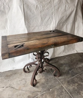 Очаровательный испанский антикварный дубовый и железный стол с корабельным люком в деревенском стиле - Изображение 1 из 4