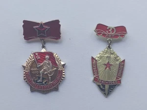 Zwei sowjetische Jubiläumsabzeichen für Veteranen. Jubiläumssieg im Zweiten Weltkrieg - Bild 1 von 11