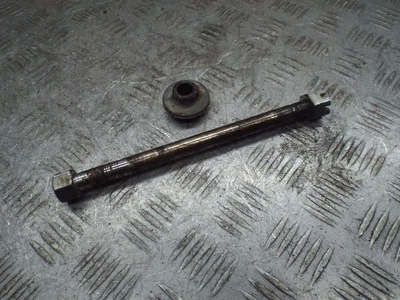 Husillo de rueda delantera Suzuki B105 Bearcat 1965  Foto 1 de 4