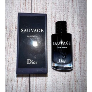 Christian Dior SAUVAGE Eau de PARFUM pour homme Mini Taille Splash 0,34 fl oz - 10 ml - Photo 1 sur 2