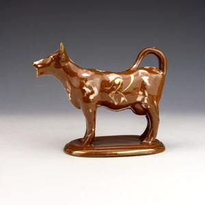 Antique Staffordshire Pottery - Slip & Gilt Decorated Terracotta Cow Creamer - Picture 1 of 5