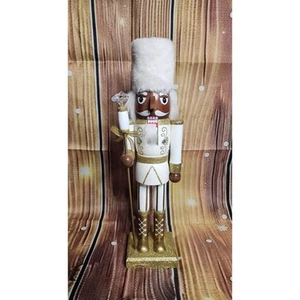 Hölzerner Weihnachts-Nussknacker 15 Zoll SCHWARZER SOLDAT IN WEISSER & GOLDENER UNIFORM MIT STAB - Bild 1 von 7