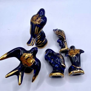 Fünf Limoges kobaltblaue Vögel mit Goldakzenten Vintage Porzellan Figuren - Bild 1 von 8