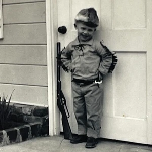 ZD Foto Junge Davey Crockett Kostüm 1956 - Bild 1 von 3