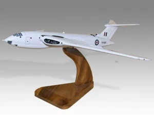 Handley Page Victor B.1 Anti Flash Blanco Escritorio Madera Avión Modelo Pequeño 1/100 - Imagen 1 de 12