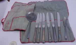 LOTE DE CUBIERTOS DE PLATA DE PRESTIGIO ANTIGUO, CUCHILLOS, CUCHARA, BOLSAS, PATRÓN BURDEOS - Imagen 1 de 9