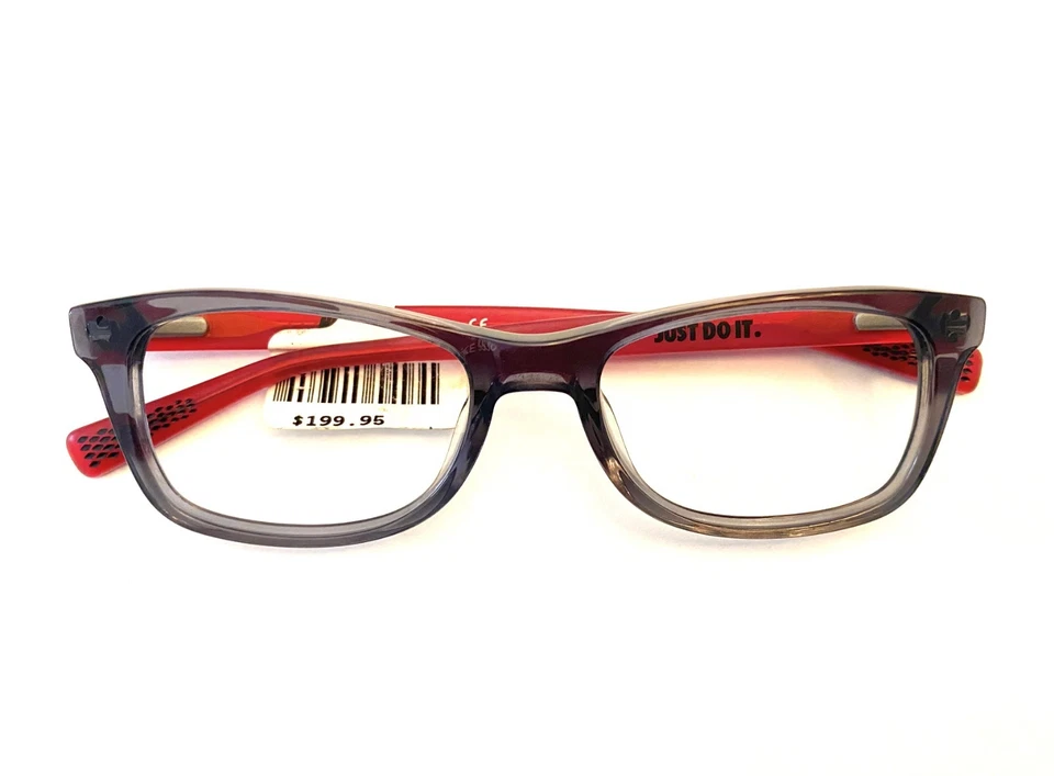 Óculos Nike 5538 070 cinza 49-17-135 - Imagem 1 de 3