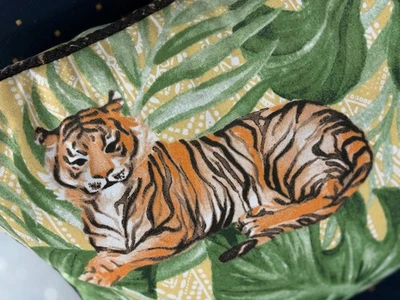 ALLEN & ROTH TIGER PILLOW 22" X 13.5" GRN. TROPICAL PALM LEAF JUNGLE SQ. - Image 1 of 4