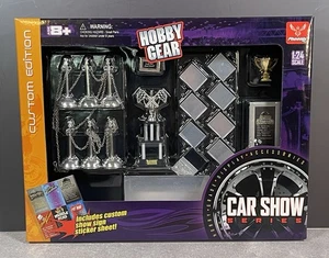Hobby Gear 1:24 Scale Car Show Display Series Diorama Trophy Mirror Garage New - Picture 1 of 6
