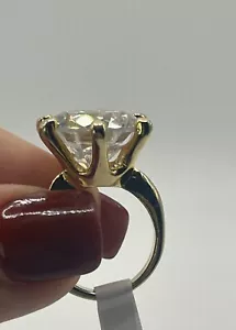 Women’s Ring – White Zircon, Gold-Plated over Rhodium Finish Size 5 Elegant - Picture 1 of 7