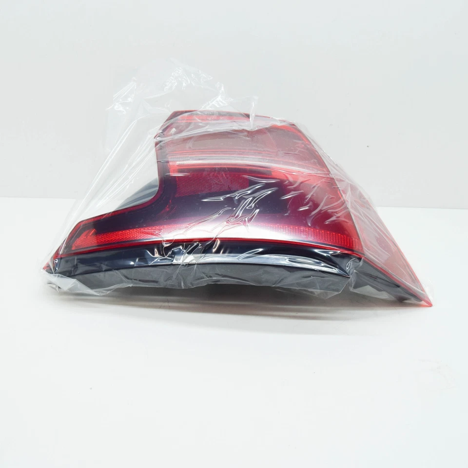 For Volvo S90 2019-2024 Right LED Rear Tail Light Lamp 31698713 Red 1PCS - Image 1 of 4
