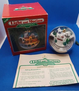 VINTAGE 1986 HALLMARK LIGHT & MOTION ORNAMENT "VILLAGE EXPRESS" WORKS  BC-3 - Picture 1 of 5
