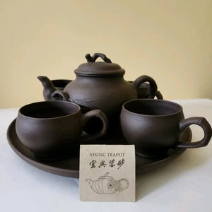 Juego de té vintage hecho a mano Yixing tetera de cerámica de arcilla con tapa 4 tazas y plato - Imagen 1 de 13