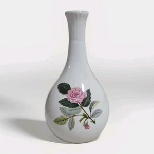 Wedgewood Hathaway Rose Flute Vase Bone China 13 X 8 X 7 CM Bud Vase Floral - Picture 1 of 6