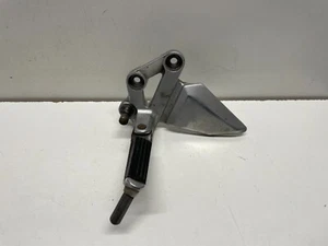 Front Left Foot Peg Assembly Suzuki SV 1000 2006 - Picture 1 of 8
