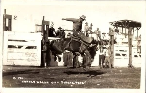 c1915 RODEO, COWBOY RPPC, Calgary, Cheyenne Wyoming, Riding Straight Up, Rodeo - Picture 1 of 2