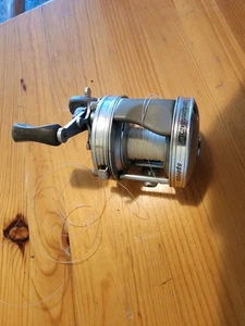 Carrete de baitcasting vintage Abu Garcia Ambassadeur 5501-C3 hecho en Suecia # 010506 - Imagen 1 de 8
