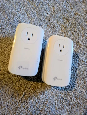 TP-LINK TLPA9020PKIT AV2000 2-Port Gigabit Powerline Starter Kit - Image 1 of 2