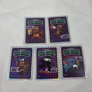 Lotto di 5 VeeFriends Superstickers serie manga 2025 - bordo olografico viola - Foto 1 di 9