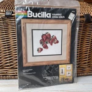Bucilla STRAWBERRIES Counted Cross Stitch Kit 14 Count Aida Unused Vintage - Picture 1 of 8