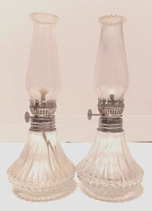 2 lámparas de aceite vintage pequeñas de vidrio transparente tono plata granjas - Imagen 1 de 8