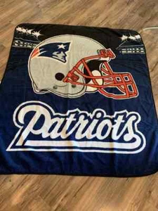 New England Patriots NFL Decke 45’’x 53" Fleece Überwurf Decke blau weiß grau - Bild 1 von 1