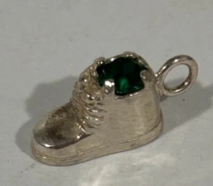 Sterling Silber Baby Schuh Anhänger mit Granat Stein - Bild 1 von 1
