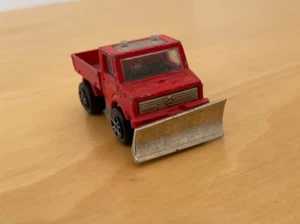 Vintage Majorette Red Unimog With Snow Plough 1/82 Scale - Picture 1 of 6