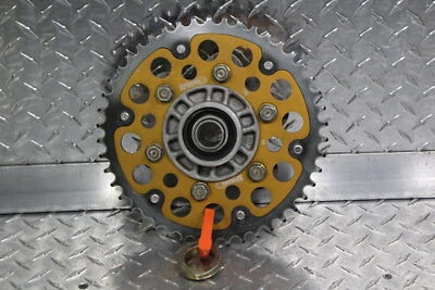 Ducati Monster 600 2002 piñón trasero (Supersprox) con buje (46 dientes) Foto 1 de 4