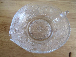 Anchor Hocking Sandwich Glas Herzform Henkel Schale - NEUWERTIG - Bild 1 von 5