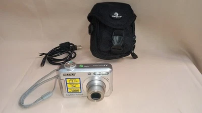 SONY Cyber-shot DSC-S650 7.2MP Digital Camera w/ 1GM Memory Card and Case - Image 1 of 4