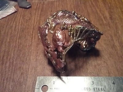 Brazalete brazalete flor caparazones mariposas tortugas latón cobre mediados de siglo  Foto 1 de 4