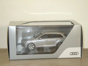 Audi Q7 - Spark 1:43 in Box *57920 - Bild 1 von 3