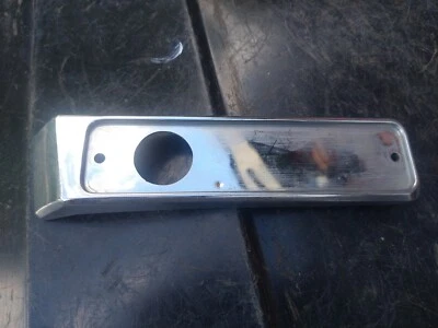 Base de luz marcadora delantera izquierda Jeep FSJ Wagoneer Grand Cherokee J10 J20 Foto 1 de 4