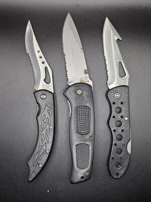 Lot Of Three Frost Cutlery Folding Pocket Knives In Black - Image 1 of 4