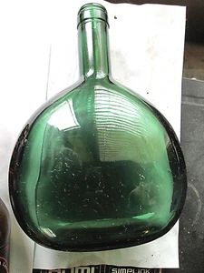 VINTAGE EMERALD GREEN SEAMED CORK TOP FLASK 8"X6" X 3", 7-231-F ON BOTTOM, USED - Picture 1 of 3